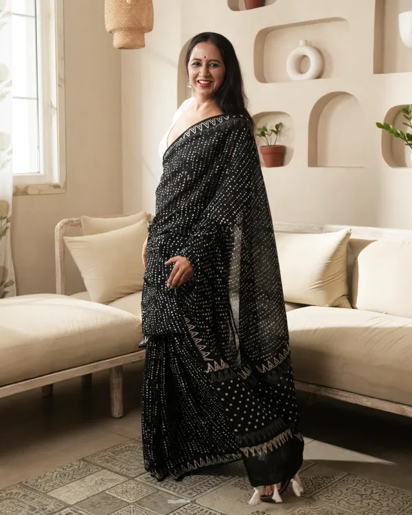 Multicolour_Cotton_Dot_Hblock_Print_Moonga_Saree_With_Tassels_For_Women